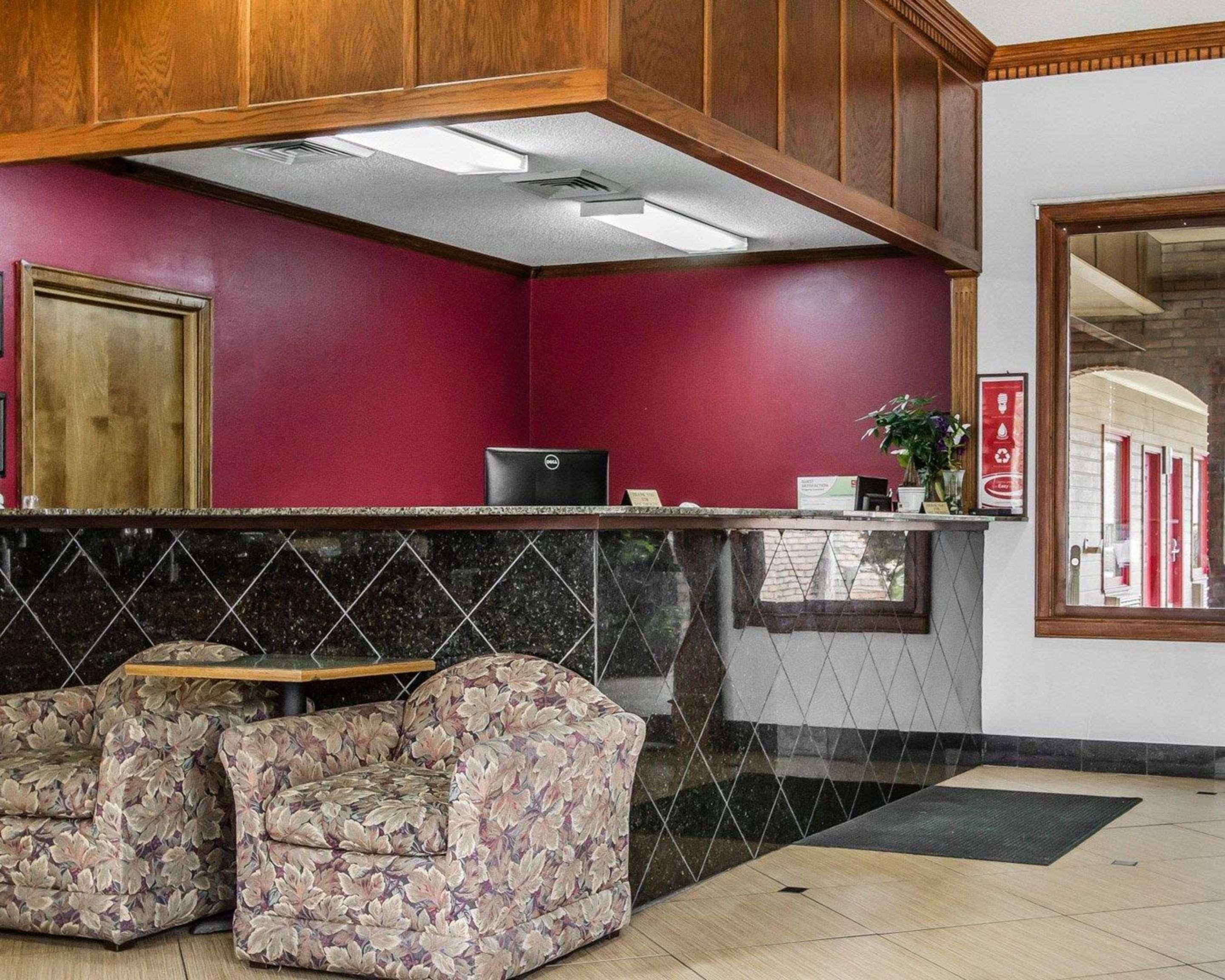 Econo Lodge Inn & Suites אנטרפרייז מראה חיצוני תמונה