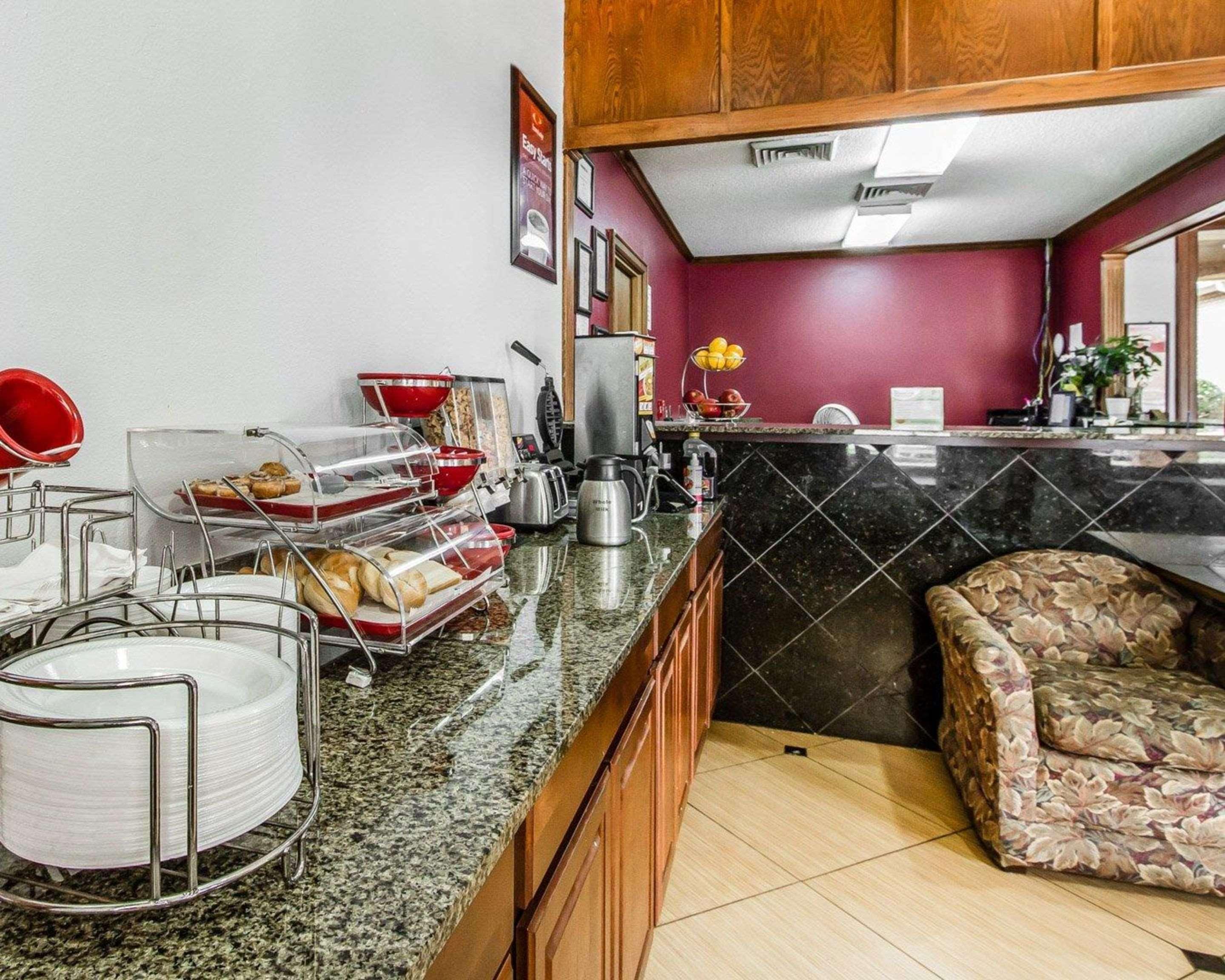 Econo Lodge Inn & Suites אנטרפרייז מראה חיצוני תמונה